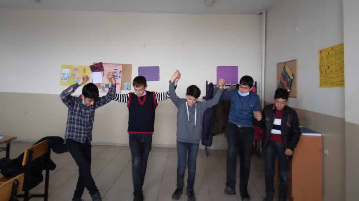 Erzurum-Aşkale Yöresel halk oyunları 7-a sınıfının müzik dersi görselleri
